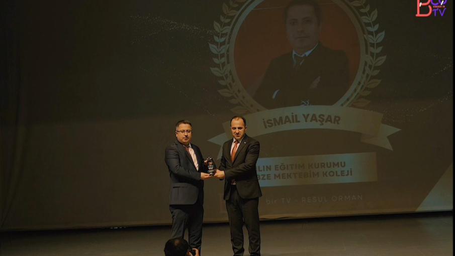 Birebir TV Girişimcilik ve Başarı Ödülleri "Yılın Eğitim Kurumu: Gebze Mektebim Koleji- İsmail YAŞAR"